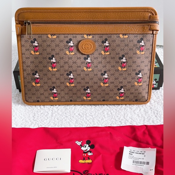 Authentic Gucci X Disney Clutch Pouch Mickey Mouse Mini GG Supreme Canvas - Picture 2 of 16